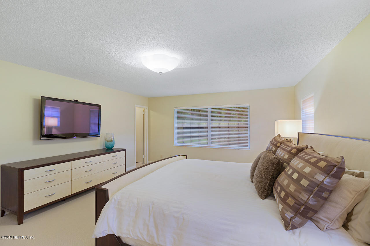 9548 Waterford Road Jacksonville, FL 32257 - Photo 17 of 34 Owner's Suite