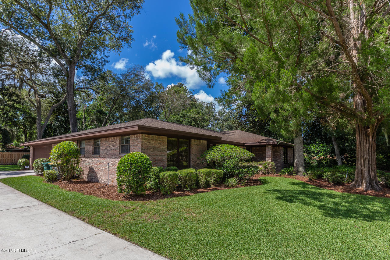 9548 Waterford Road Jacksonville, FL 32257 - Photo 30 of 34 Driveway to Side Entry Garage