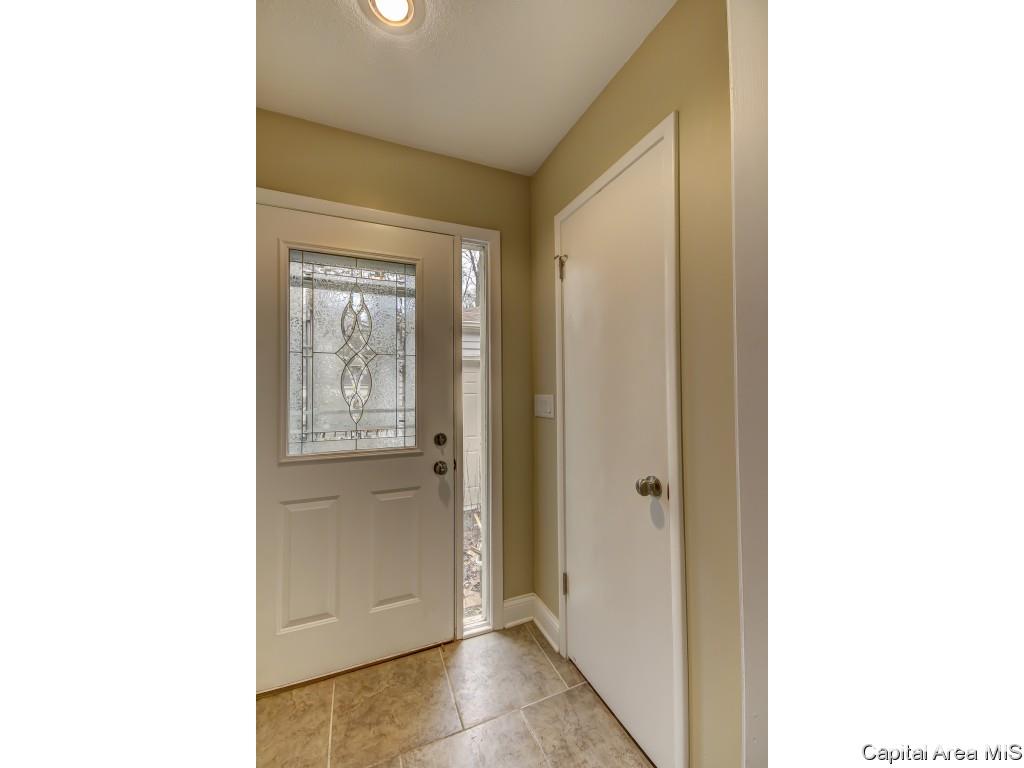 15 Country Place Springfield, IL 62703 - Photo 12 of 33