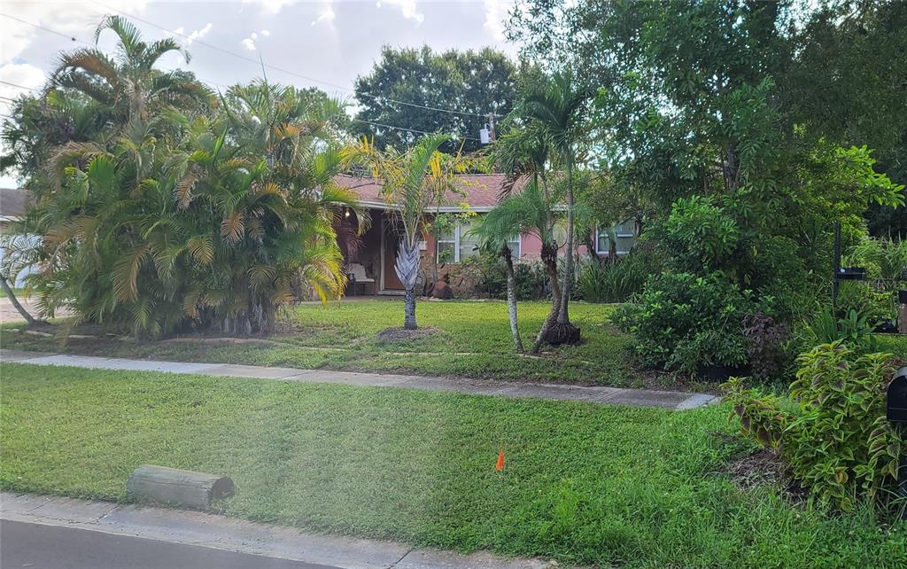 8665 Mockingbird Lane Seminole, FL 33777 - Photo 9 of 26
