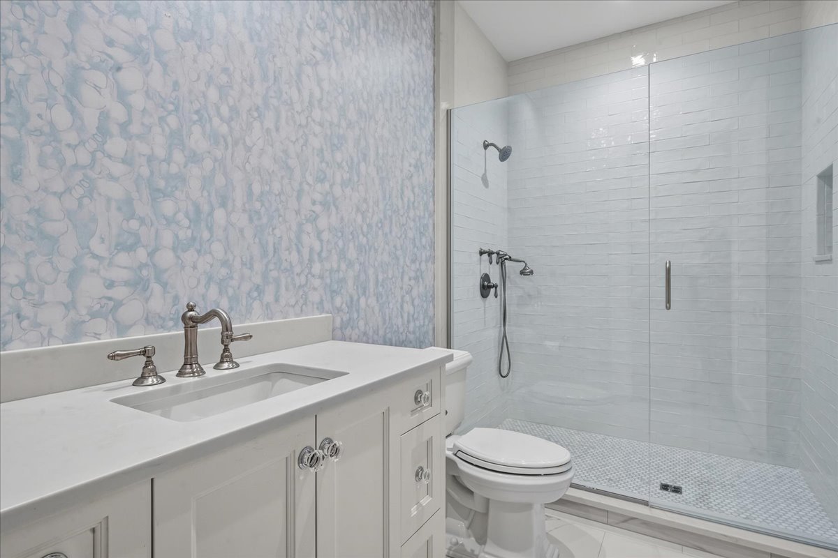 727 North McKinley Road, Unit 100 Lake Forest, IL 60045 - Photo 24 of 37 Gallery Image 24