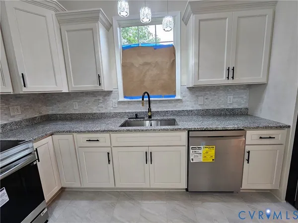 $465,000 | 203 Lafayette Avenue, Colonial Heights, VA 23834