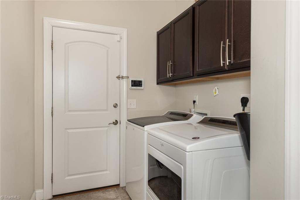 2826 Fallin Court High Point, NC 27262 - Photo 25 of 41