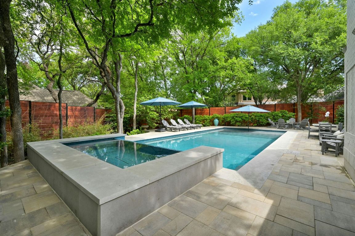 Plenty of room for you and several guest to enjoy the generously sizes spa and pool