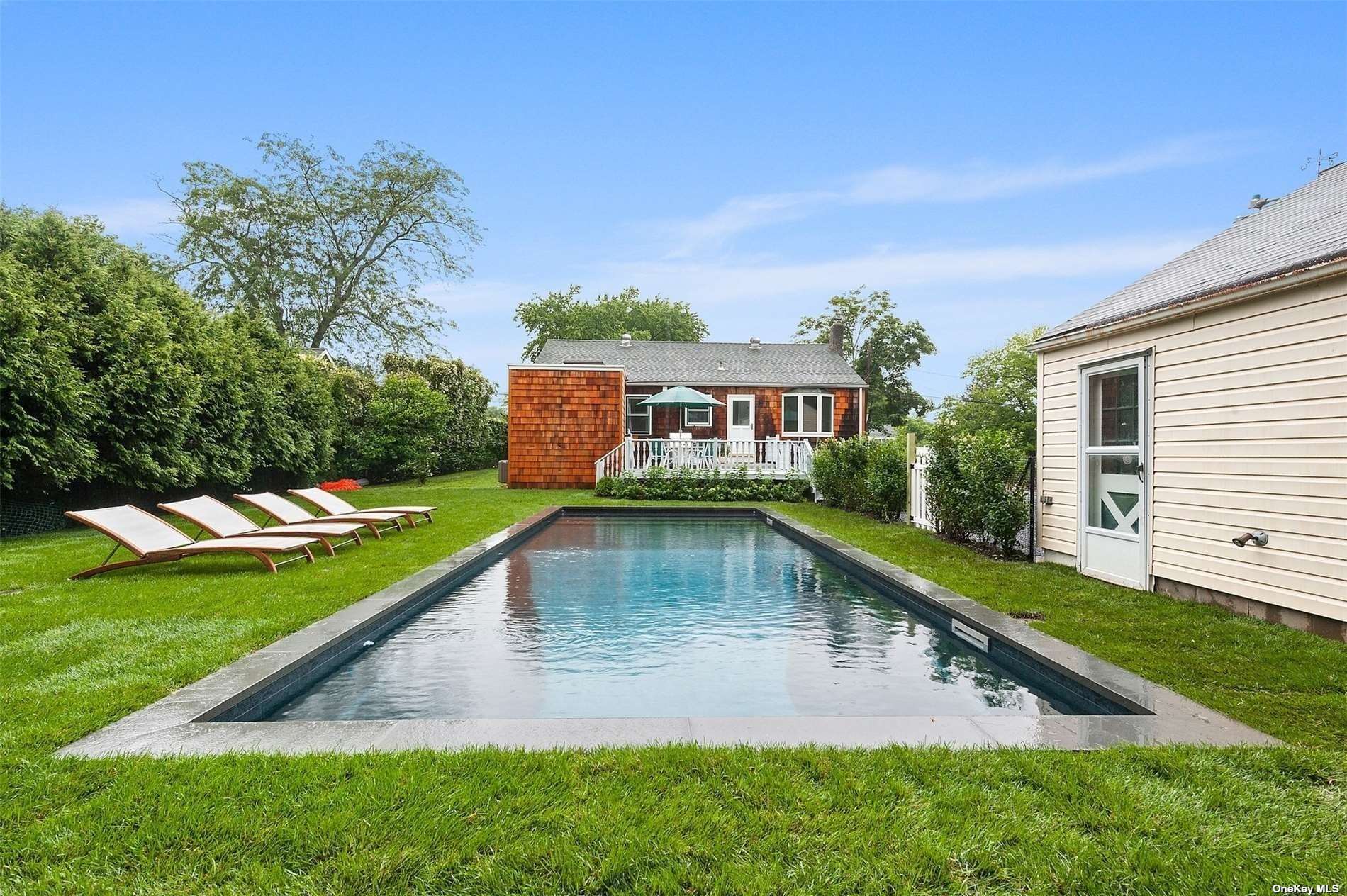 42 Dale Street, Southampton, NY 11968 Compass