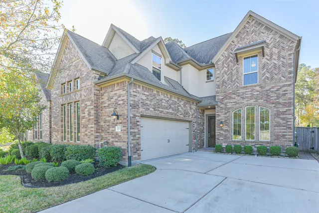 $585,000 | 210 Liatris Court, Conroe, TX 77304