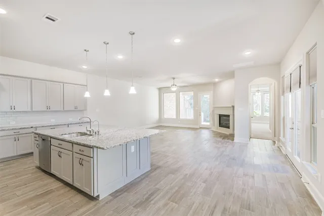 $585,000 | 210 Liatris Court, Conroe, TX 77304