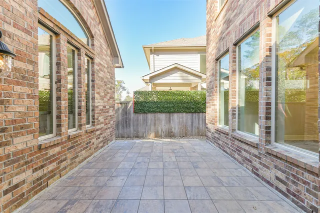 $585,000 | 210 Liatris Court, Conroe, TX 77304