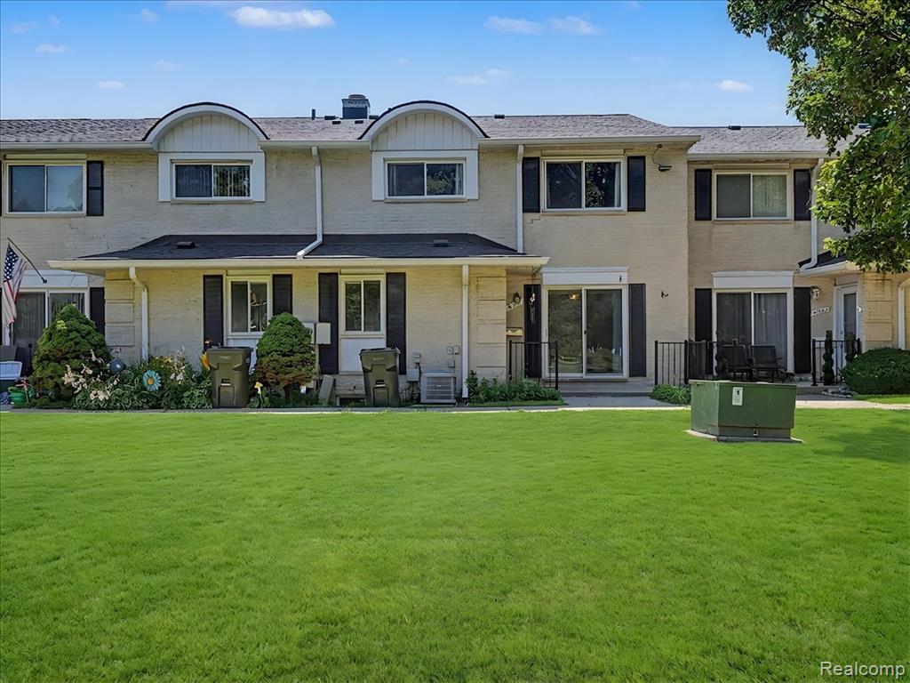 41957 Utica Road Sterling Heights, MI 48313 - Photo 2 of 43