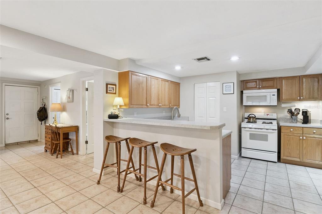 1008 East Ridgewood Street Orlando, FL 32801 - Photo 11 of 60