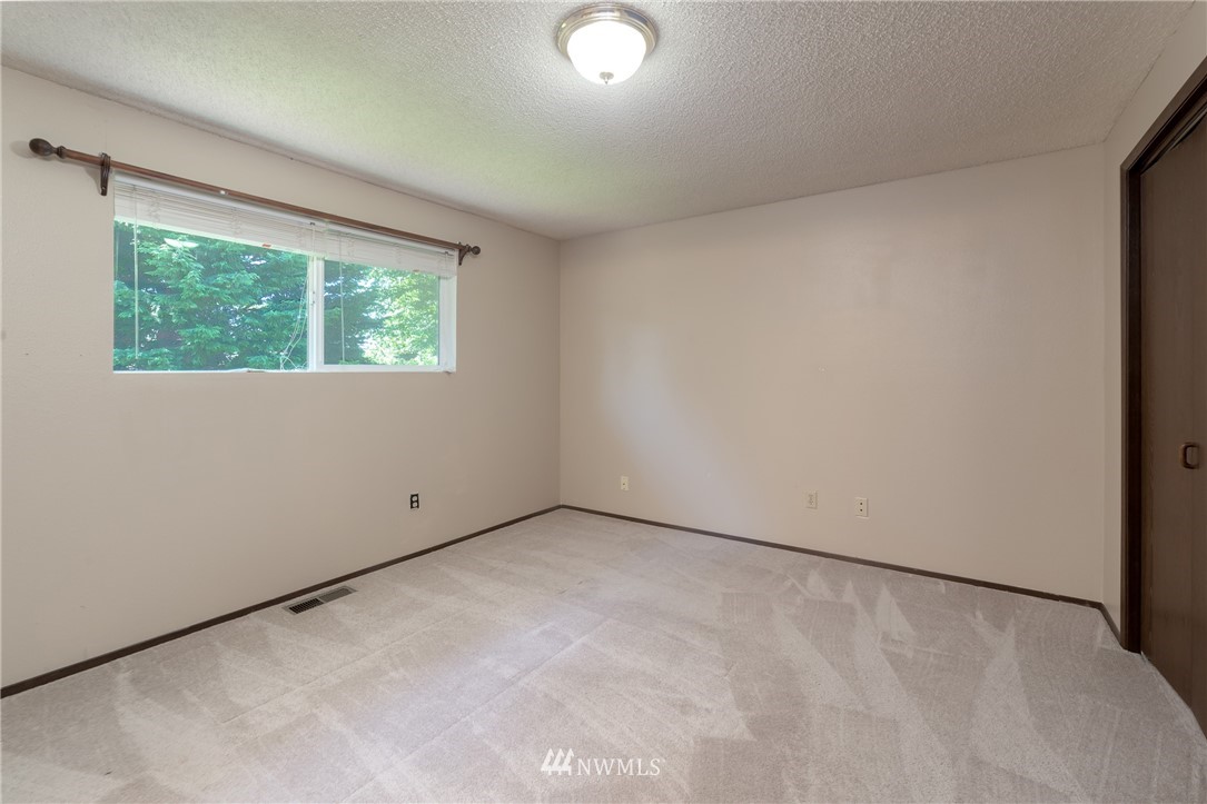 2220 172nd Place Southeast Bothell, WA 98012 - Photo 10 of 25 Gallery Image 10