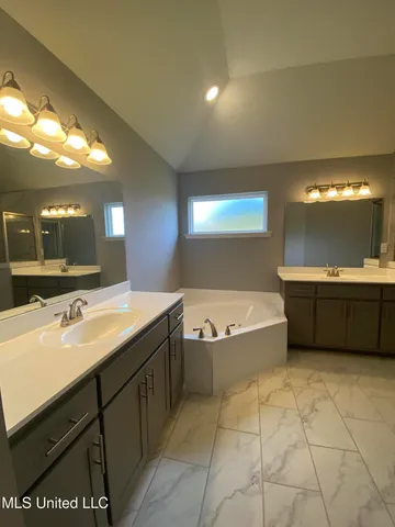 $2,400 | 3160 Magnolia Bloom Drive, Hernando, MS 38632