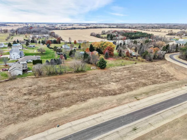 $119,900 | Lot 13 Hawks View, Edgerton, WI 53534