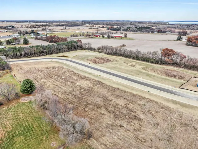 $119,900 | Lot 13 Hawks View, Edgerton, WI 53534