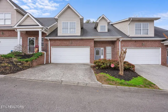 $375,000 | 625 Yorkland Way, Unit 4, Knoxville, TN 37923