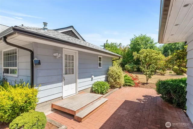 a view of house with background space