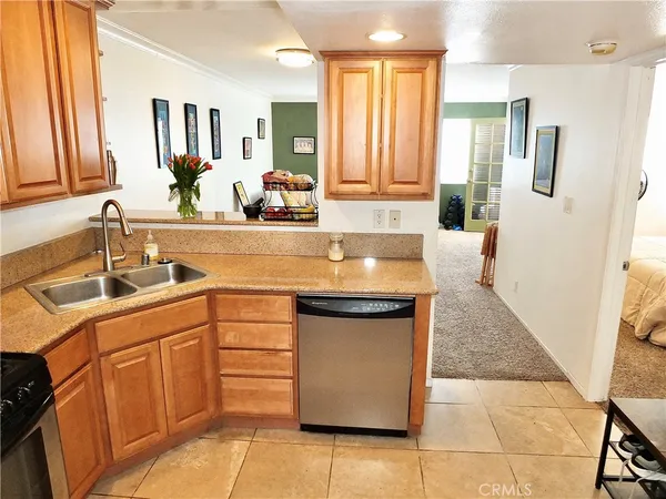 $2,695 | 1605 2nd Street, Unit 302, Long Beach, CA 90802