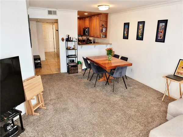 $2,695 | 1605 2nd Street, Unit 302, Long Beach, CA 90802