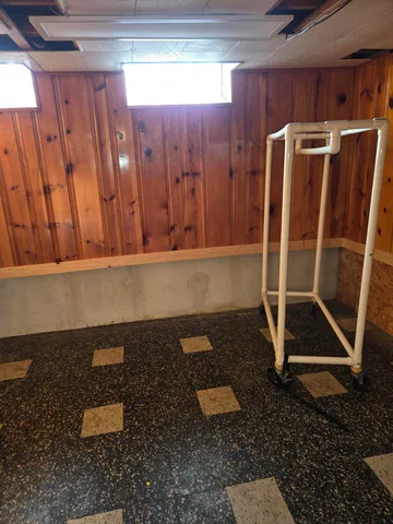 $1,900 | 27294 West Pleasant Ridge Drive, Dearborn Heights, MI 48127