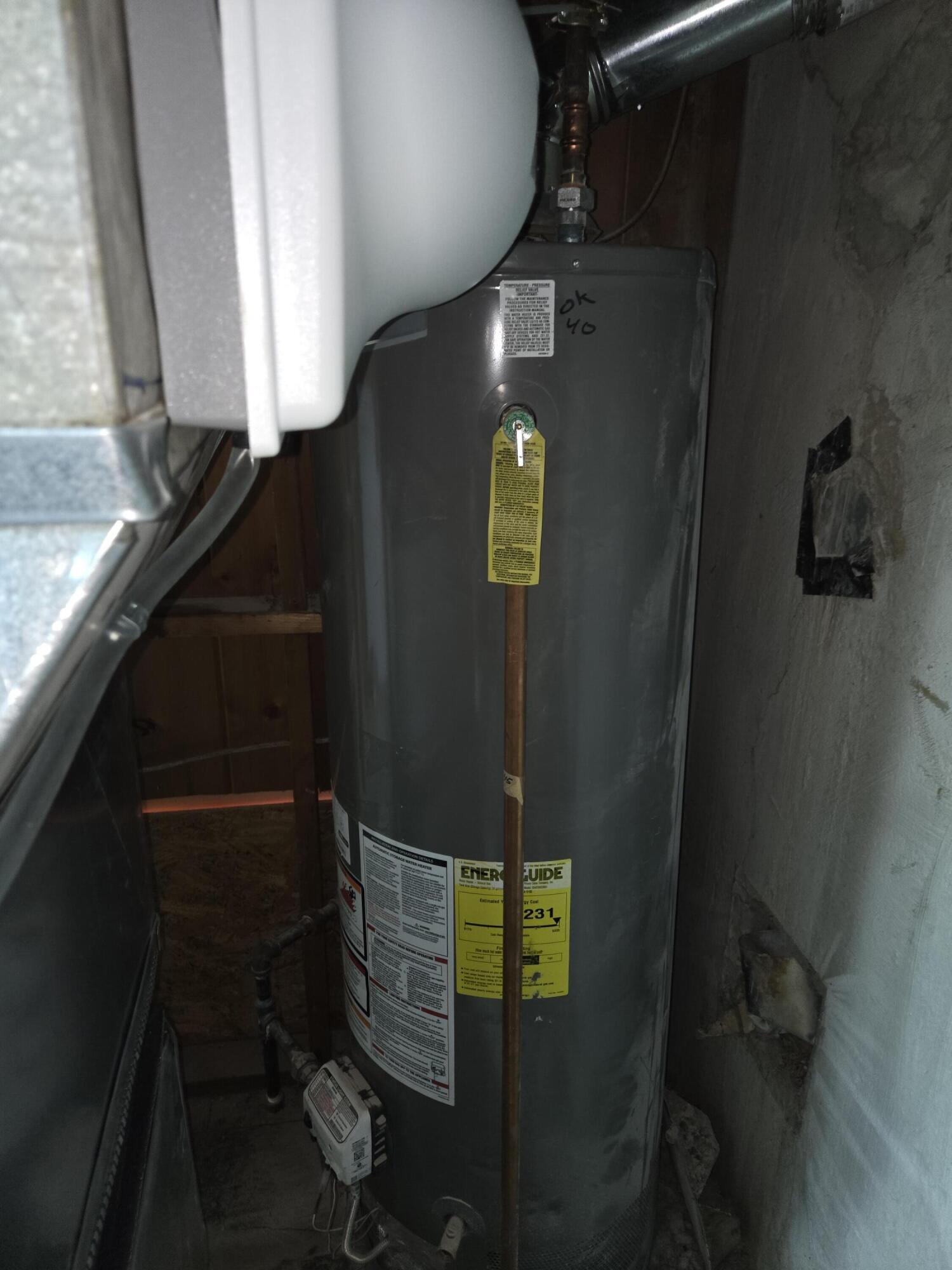 27294 West Pleasant Ridge Drive Dearborn Heights, MI 48127 - Photo 29 of 35 20251221_140544 (1)