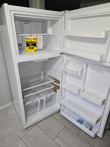 $1,850 | 27294 West Pleasant Ridge Drive, Dearborn Heights, MI 48127