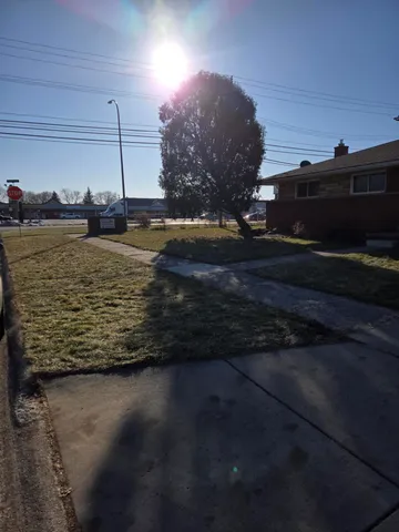 $1,900 | 27294 West Pleasant Ridge Drive, Dearborn Heights, MI 48127