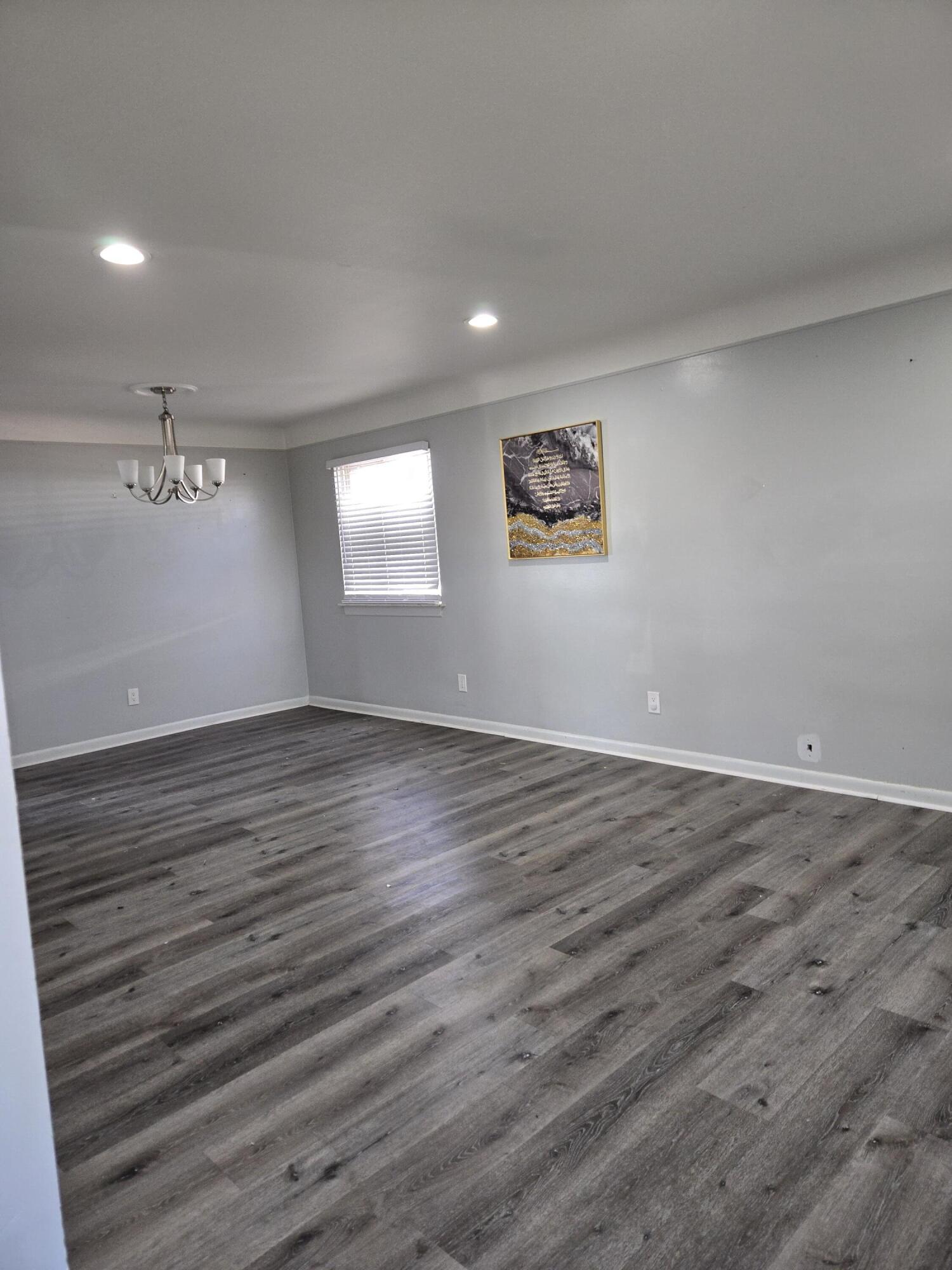 27294 West Pleasant Ridge Drive Dearborn Heights, MI 48127 - Photo 5 of 35 20251221_140057 (1)