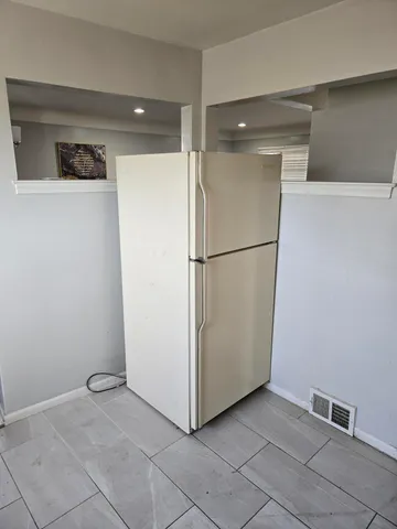 $1,900 | 27294 West Pleasant Ridge Drive, Dearborn Heights, MI 48127