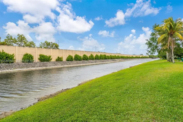 $415,000 | 9925 Northwest 57th Manor, Coral Springs, FL 33076