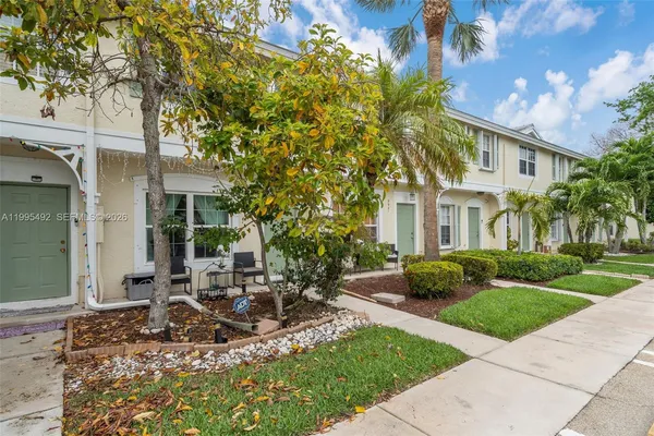 $415,000 | 9925 Northwest 57th Manor, Coral Springs, FL 33076