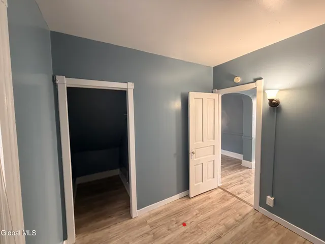 $1,200 | 18 Swan Street, Unit DOWN, Amsterdam, NY 12010