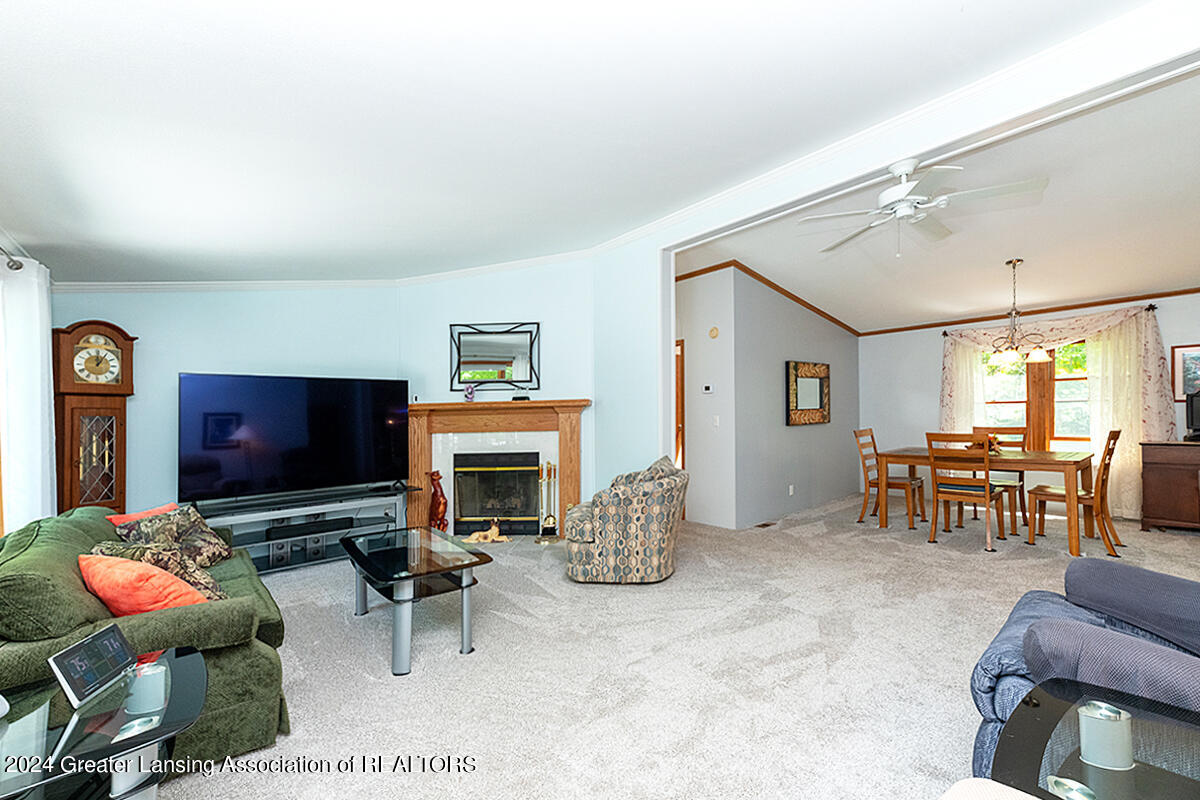 12400 Upton Road Bath, MI 48808 - Photo 4 of 28 04