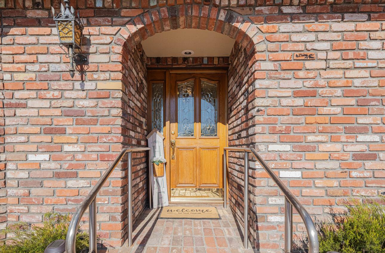 1527 Atherton Way Salinas, CA 93906 - Photo 3 of 64