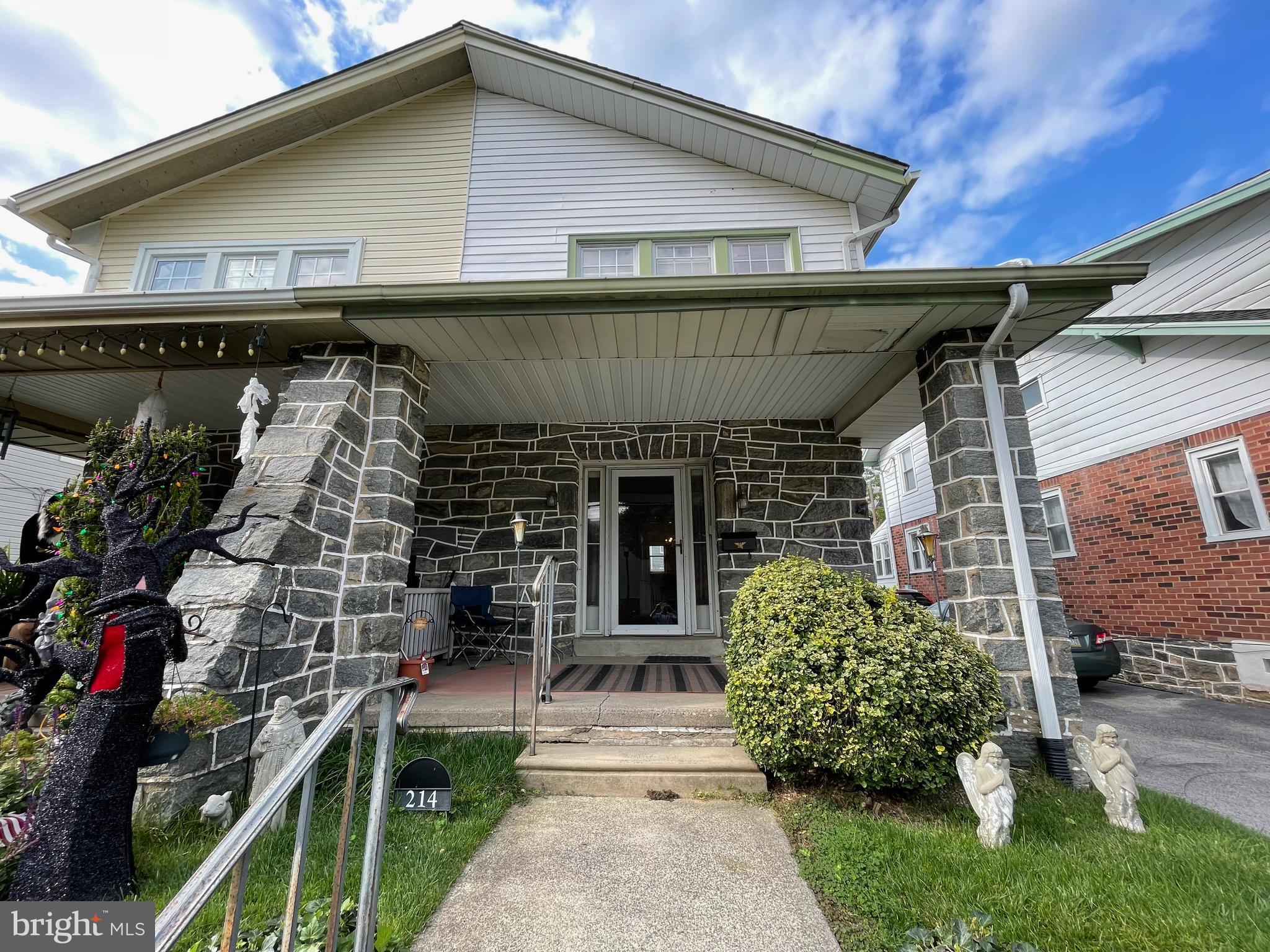 214 South Manoa Road Havertown, PA 19083 - Photo 1 of 22