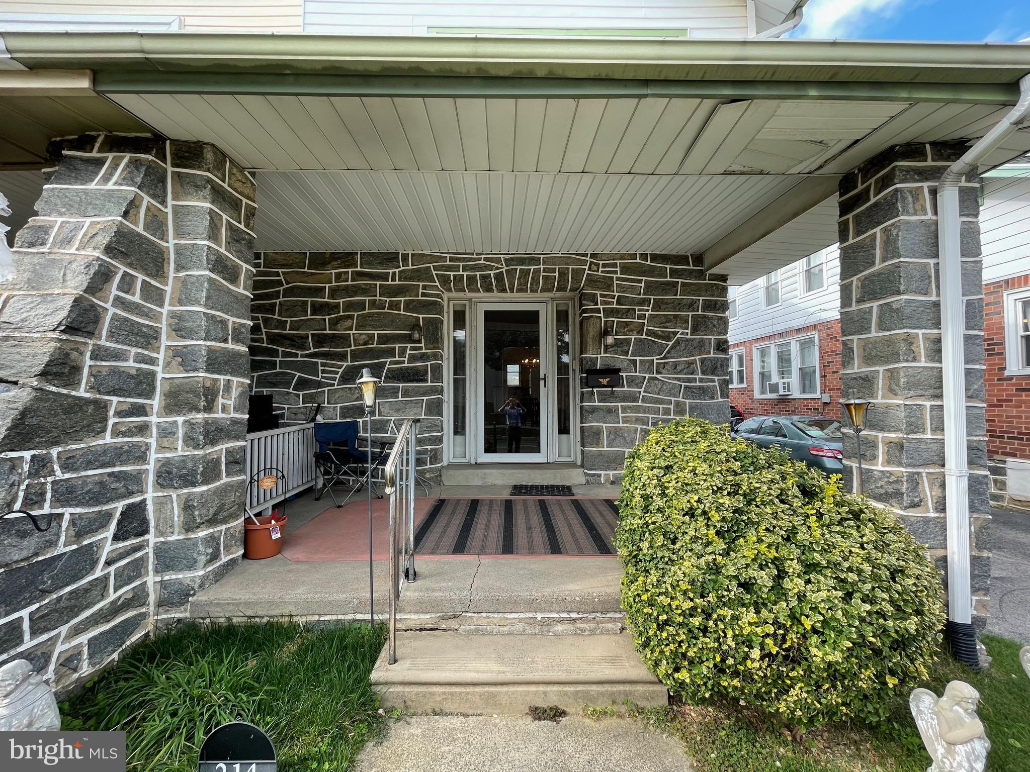 214 South Manoa Road Havertown, PA 19083 - Photo 2 of 22