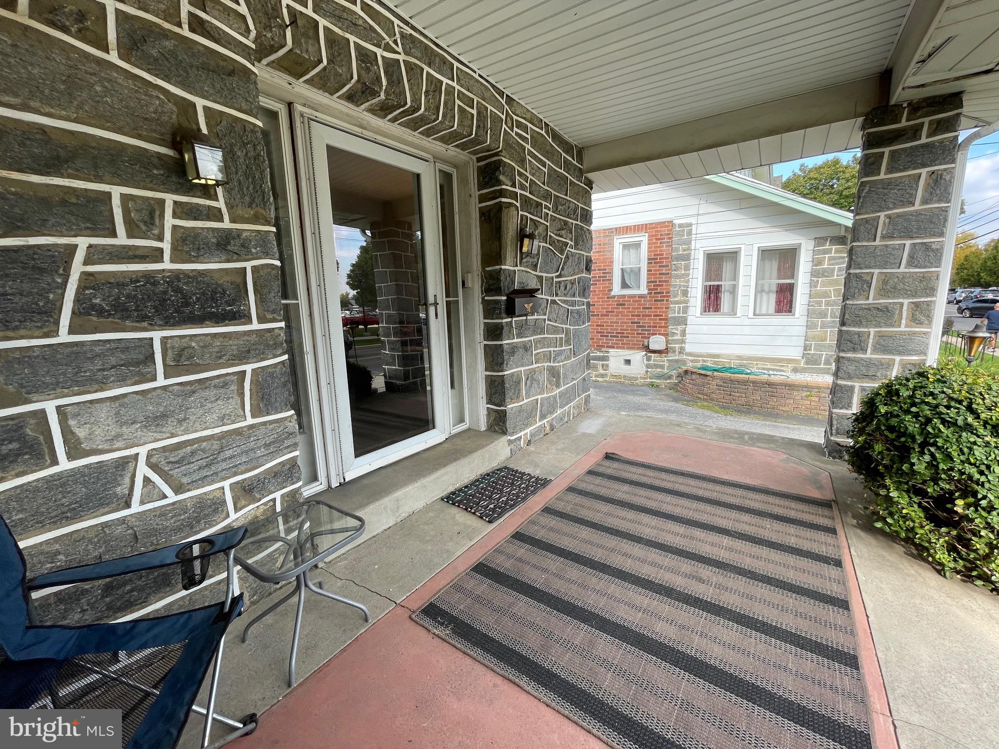 214 South Manoa Road Havertown, PA 19083 - Photo 3 of 22