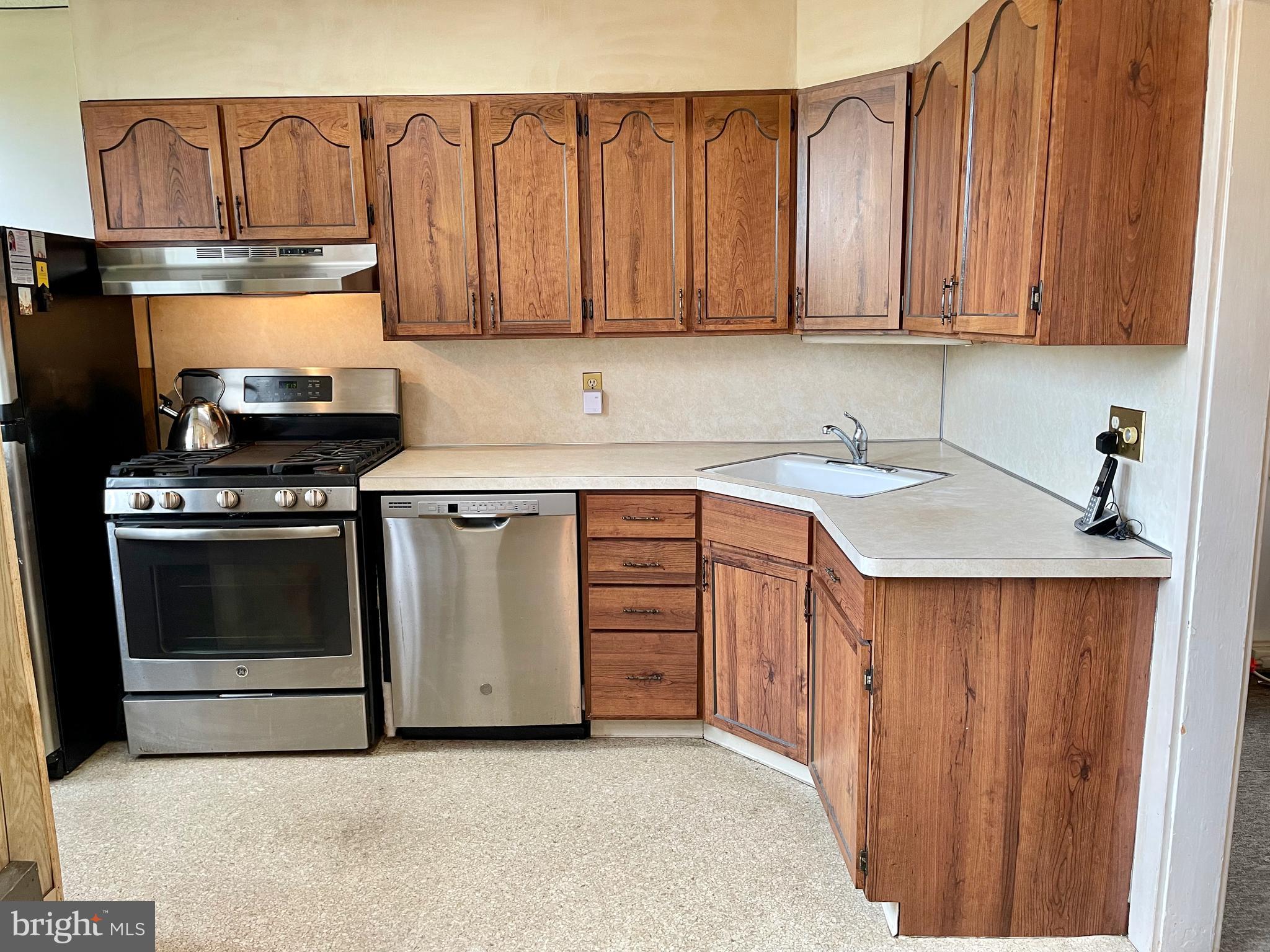 214 South Manoa Road Havertown, PA 19083 - Photo 10 of 22