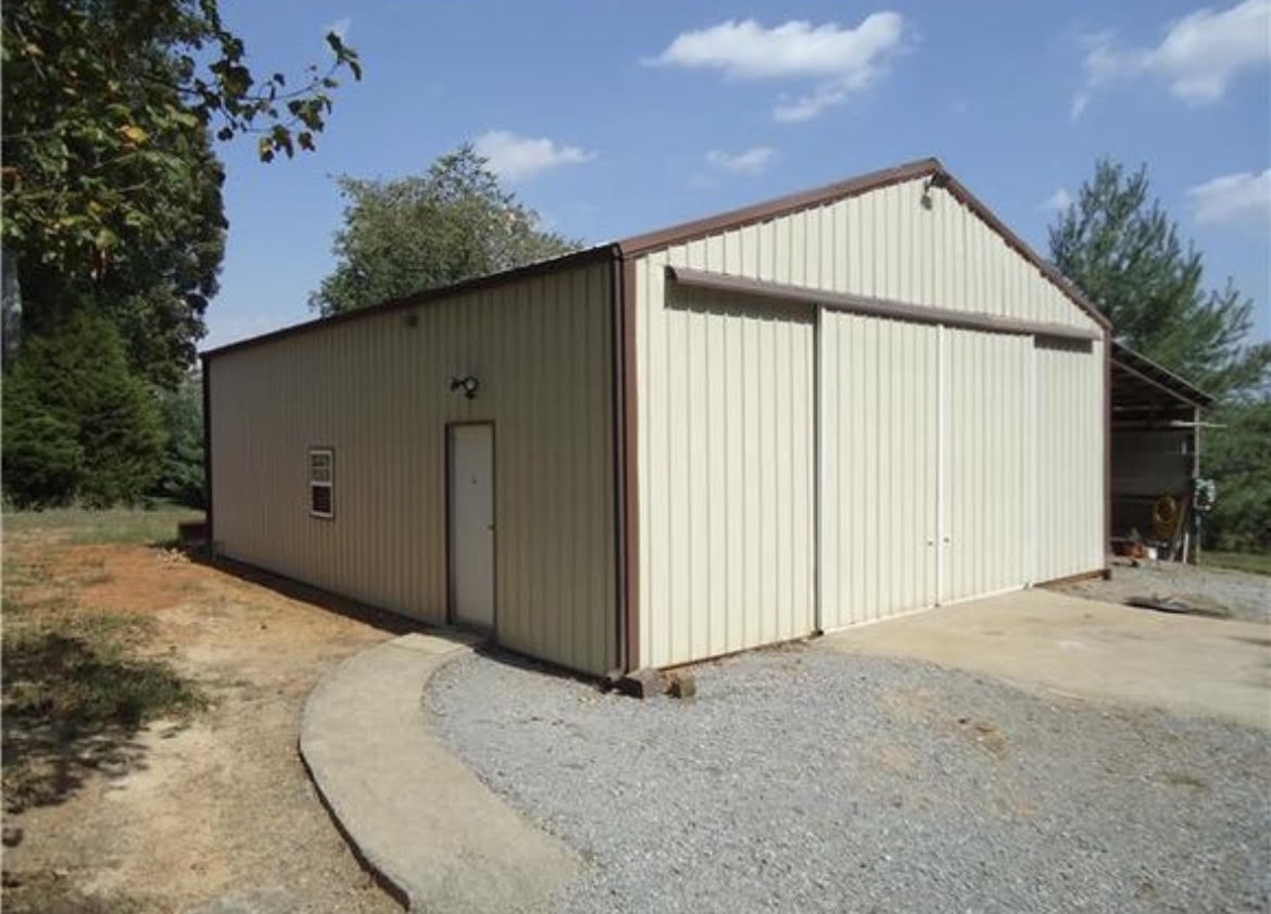 6194 South Lamont Road Springfield, TN 37172 - Photo 3 of 62