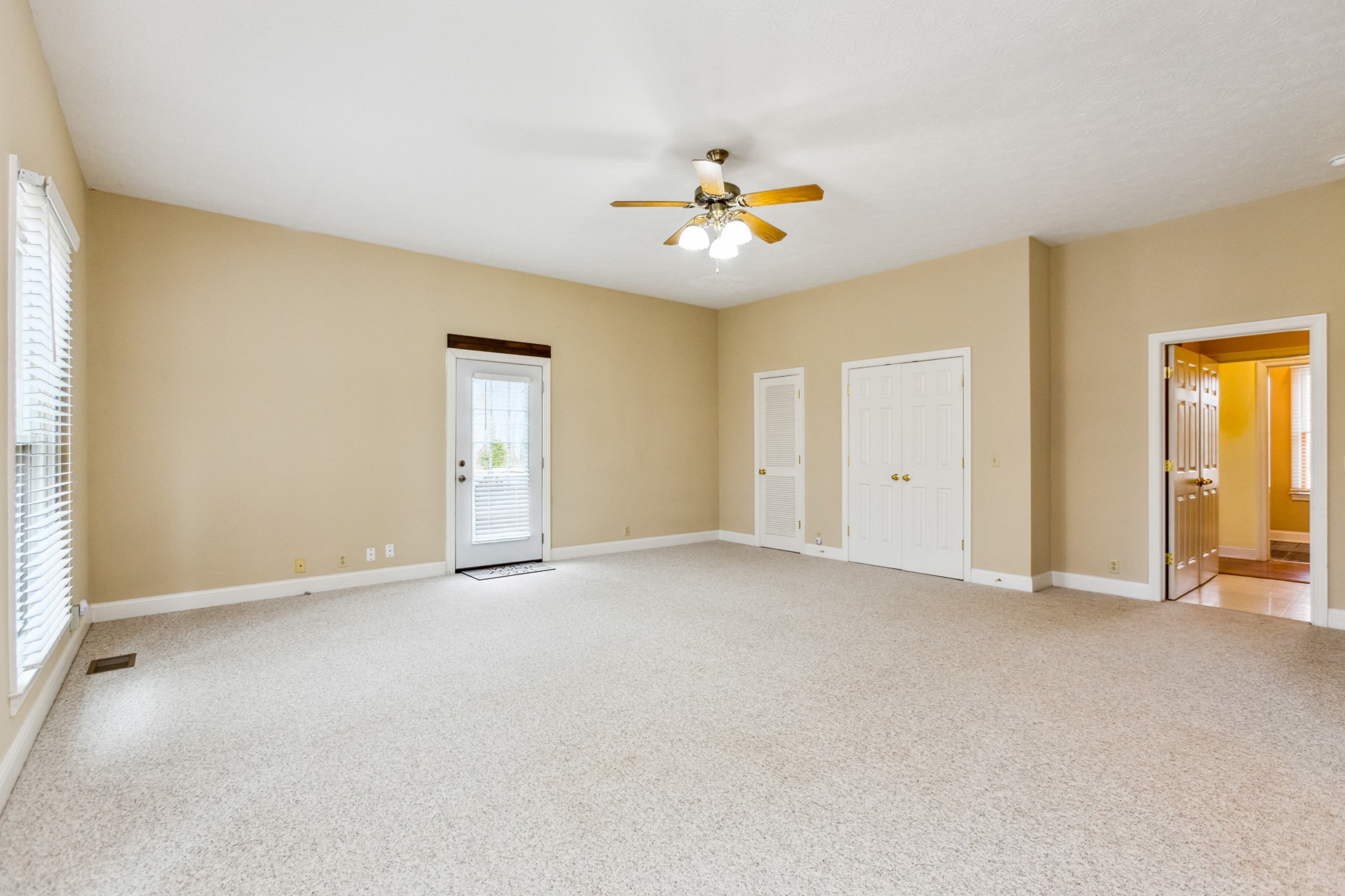 6194 South Lamont Road Springfield, TN 37172 - Photo 36 of 62 a view of an empty room with a window