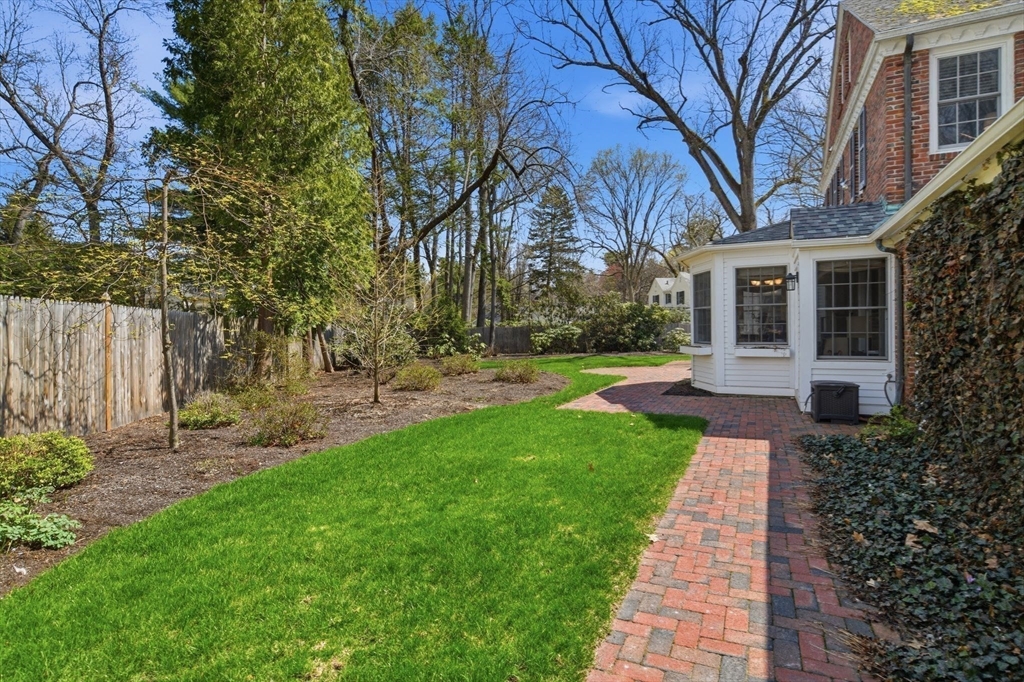 324 Farmington Road Longmeadow, MA 01106 - Photo 36 of 42 Gallery Image 36