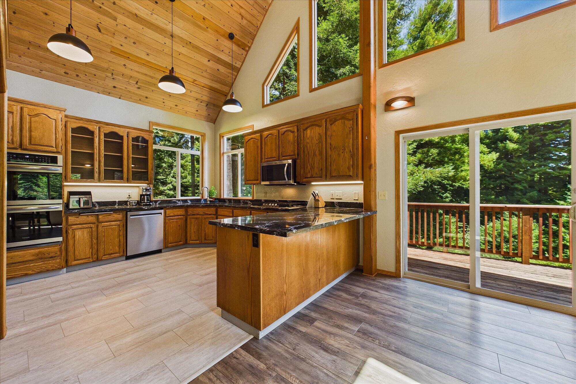3167 Pigeon Point Road Eureka, CA 95503 - Photo 12 of 62 Gallery Image 12