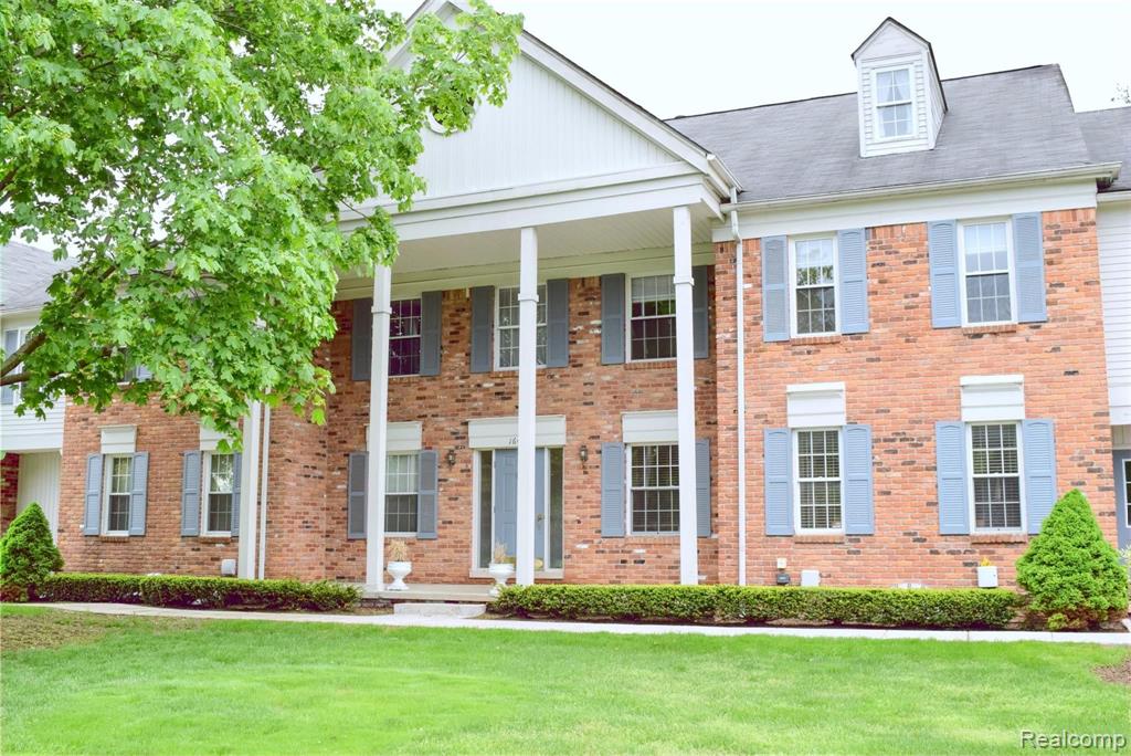 1645 Huntington Park Rochester Hills, MI 48309 - Photo 2 of 25