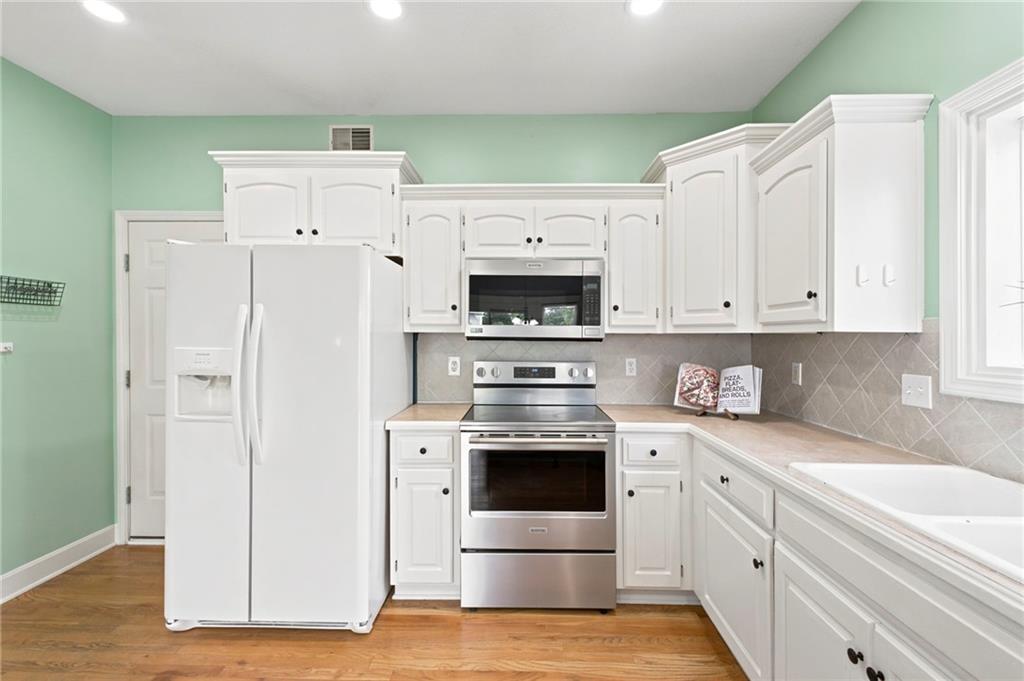 808 Southwest 33rd Street Lee's Summit, MO 64082 - Photo 12 of 46