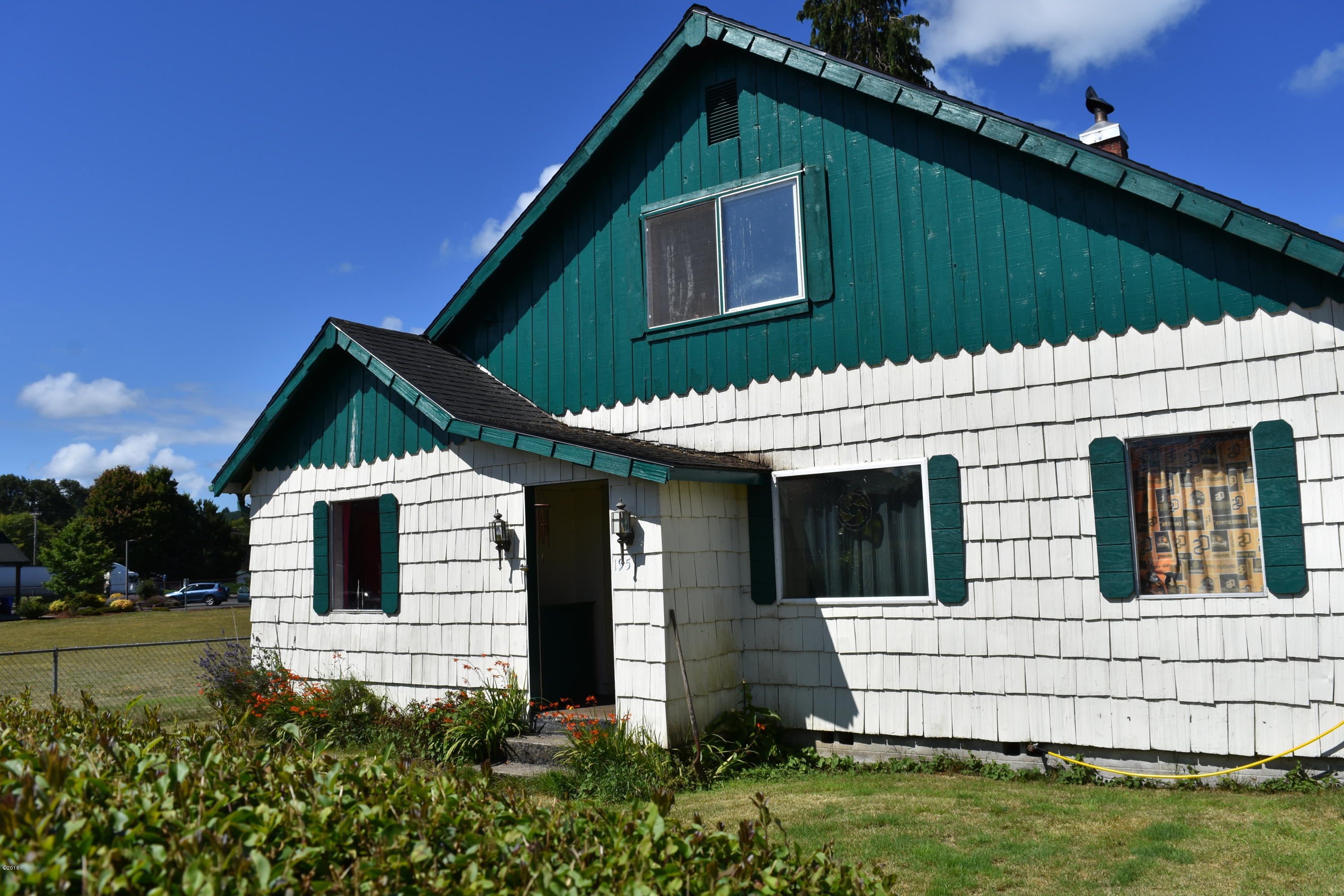 175 South Gaither Street Siletz, OR 97380 - Photo 2 of 25 175 SE Gaither Street Home