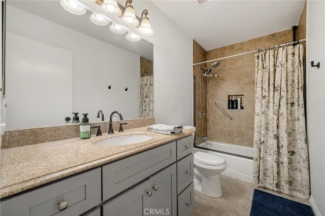 $578,000 | 10571 Lakeside Drive South, Unit D, Garden Grove, CA 92840