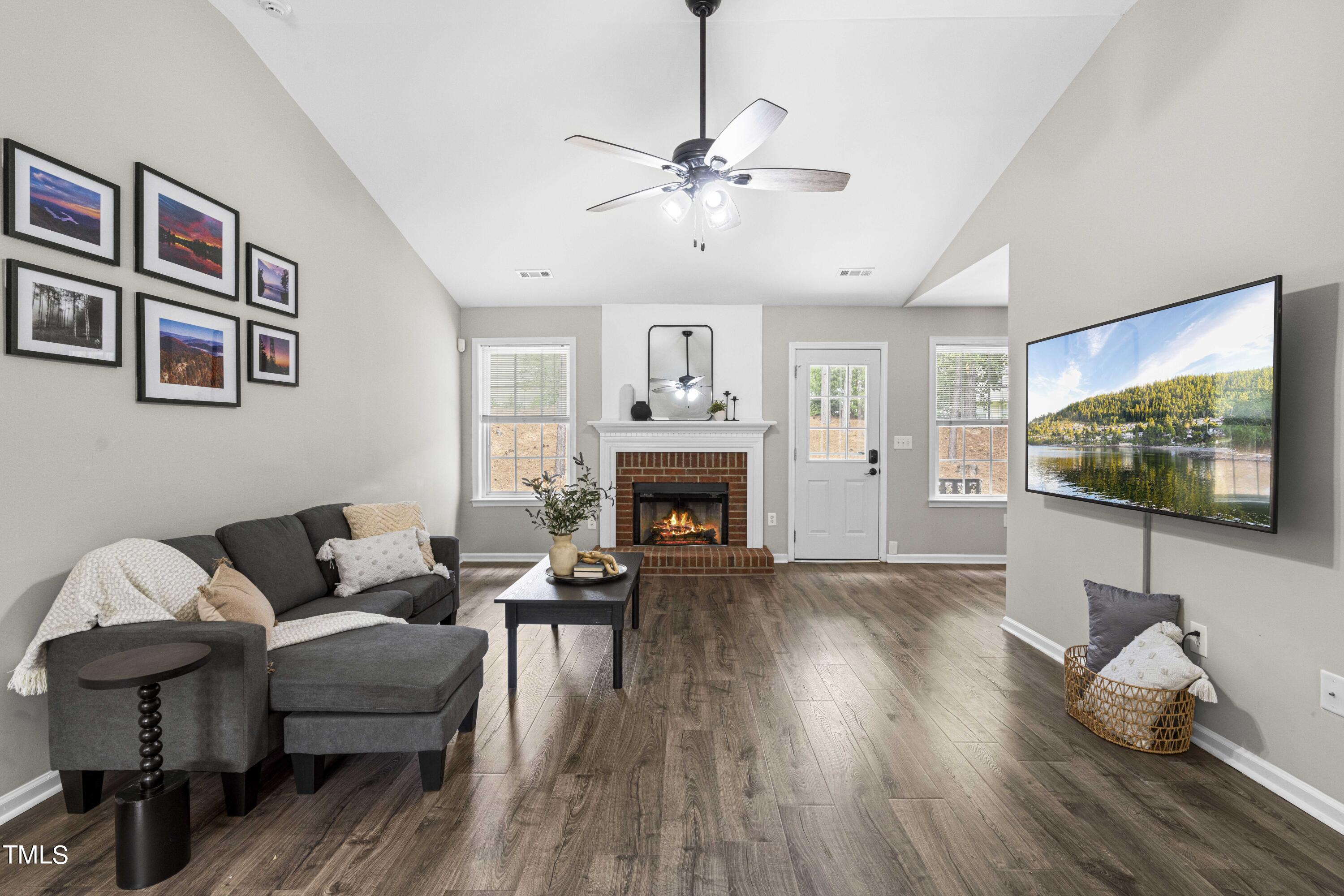 401 Firefly Road Holly Springs, NC 27540 - Photo 4 of 27 DSC01930