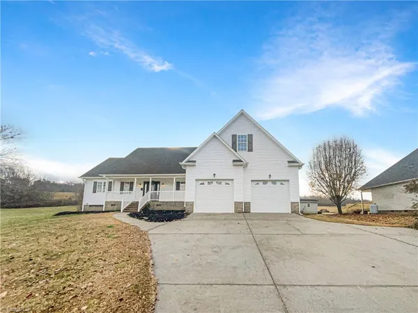 $366,000 | 2942 Clear Ridge Drive, Trinity, NC 27370