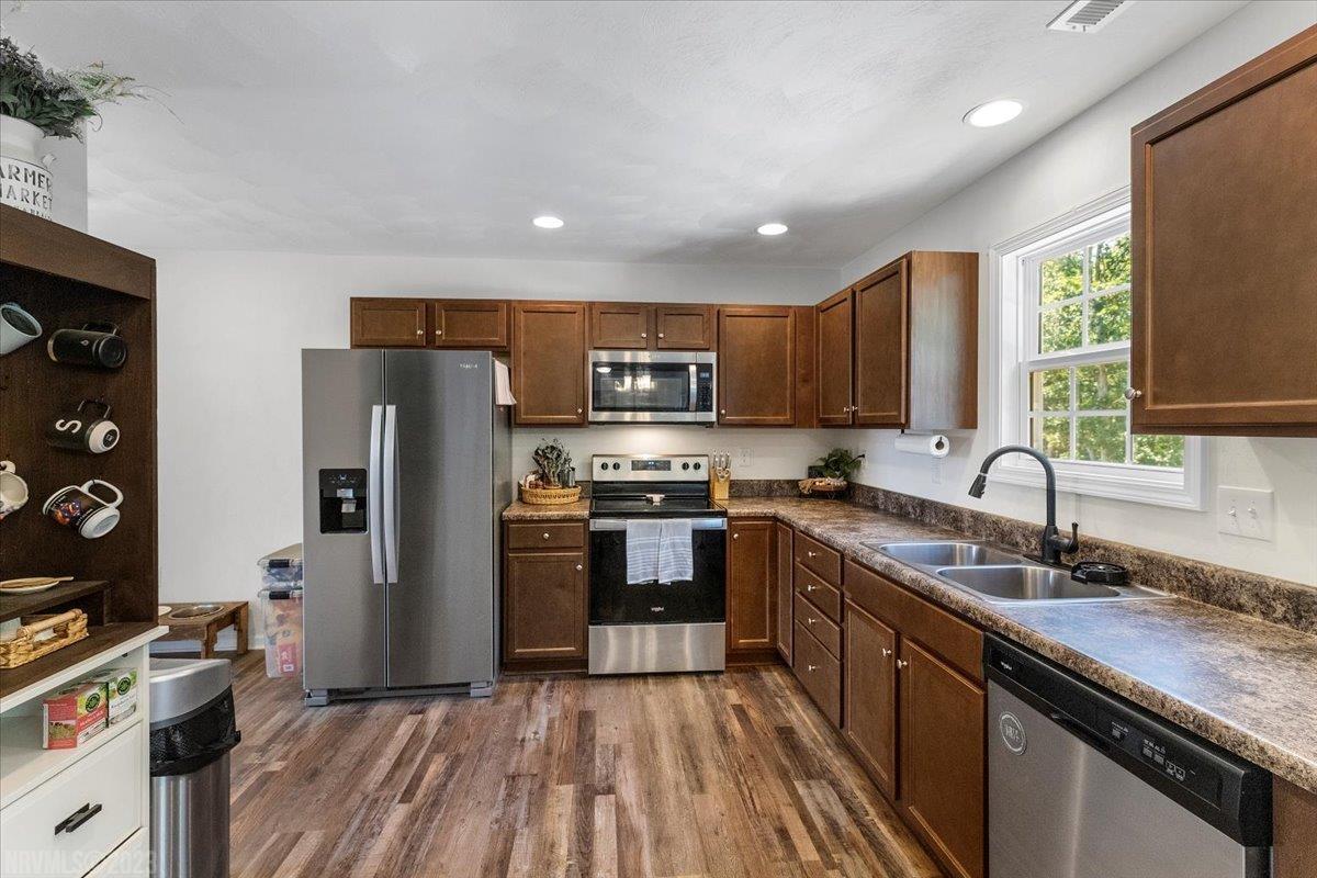 133 Prairie View Lane Pembroke, VA 24136 - Photo 10 of 54 Gallery Image 10