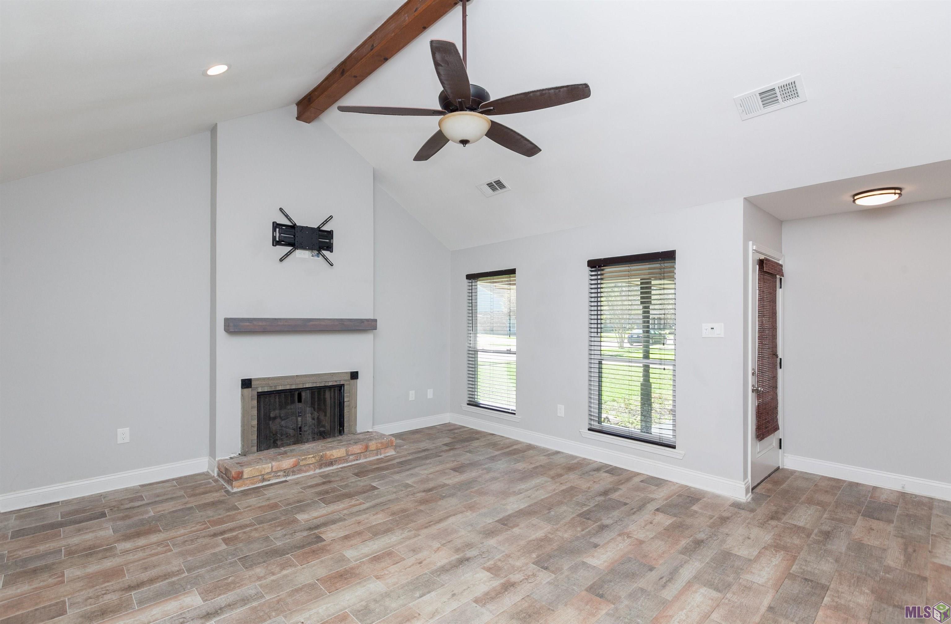 3822 Country View Drive Baton Rouge, LA 70817 - Photo 2 of 19 Living Room