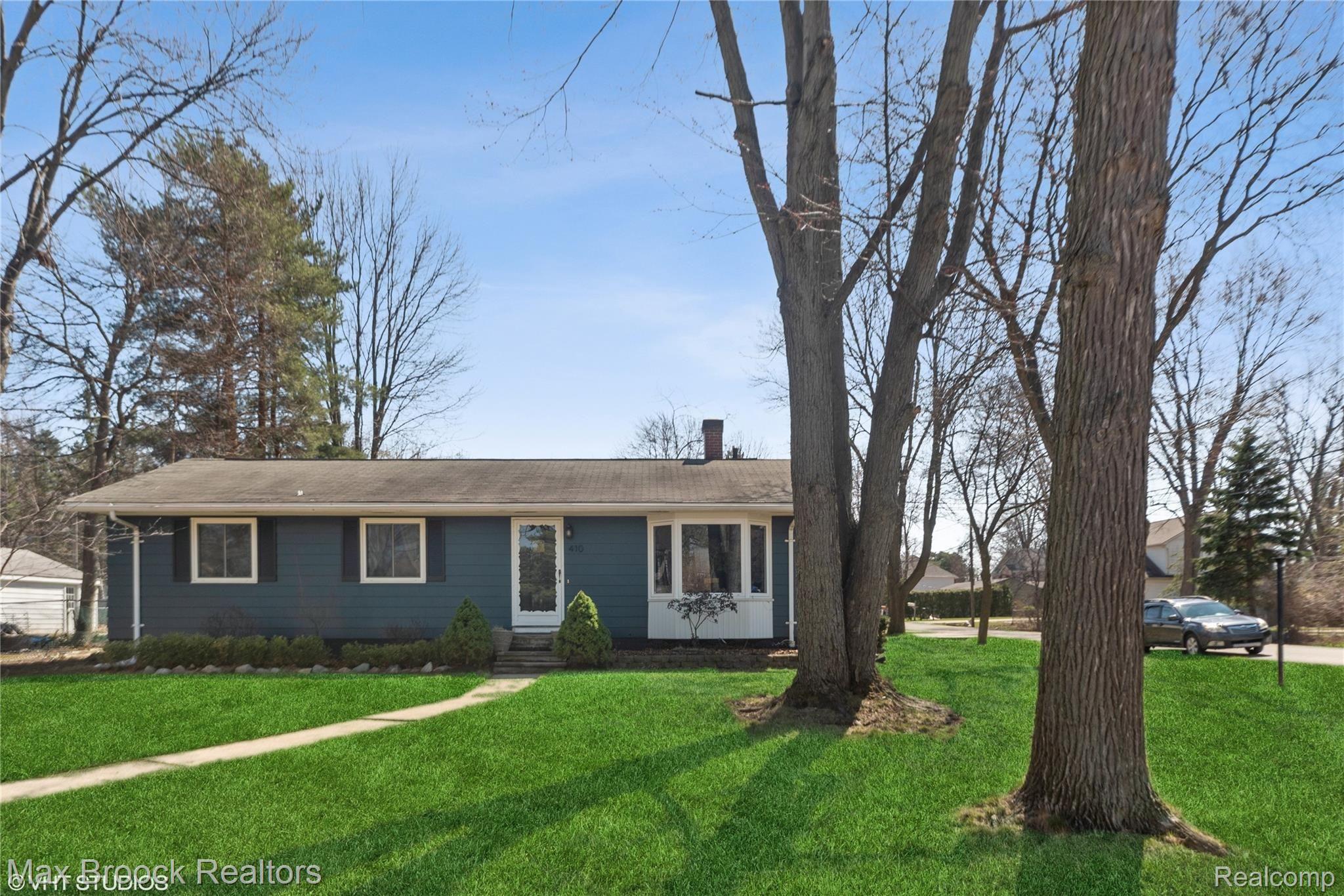 410 Trombley Road Troy, MI 48083 - Photo 1 of 10 01_410Trombley_2001_HiRes.jpg
